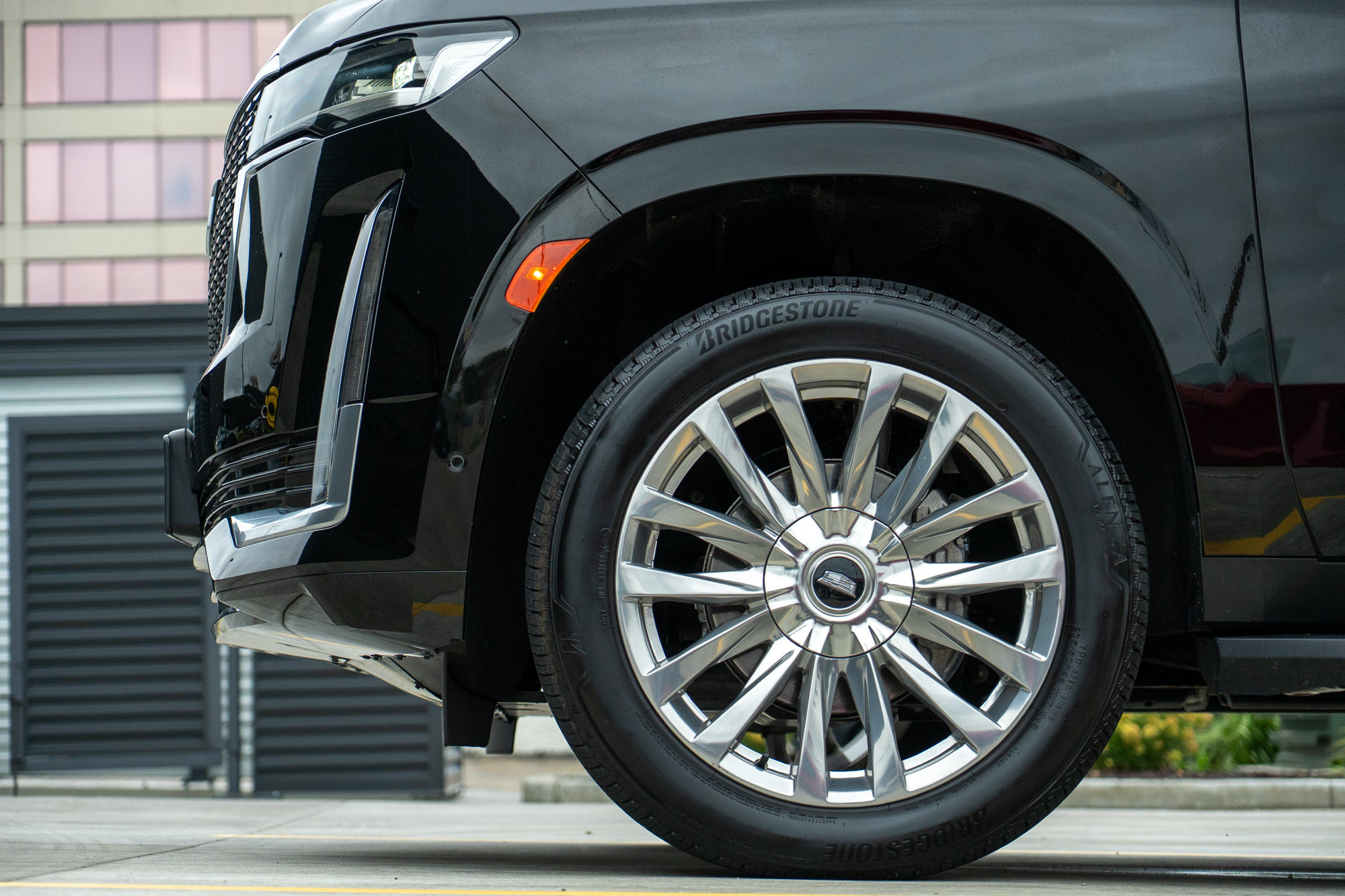 Used 2022 Cadillac Escalade ESV Premium Luxury AWD/4WD image 40