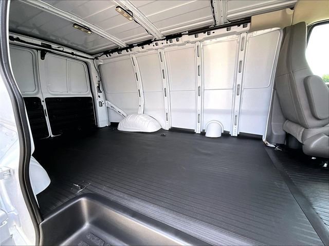 New 2026 Chevrolet Express 2500 w/ Driver Convenience Package RWD image 23