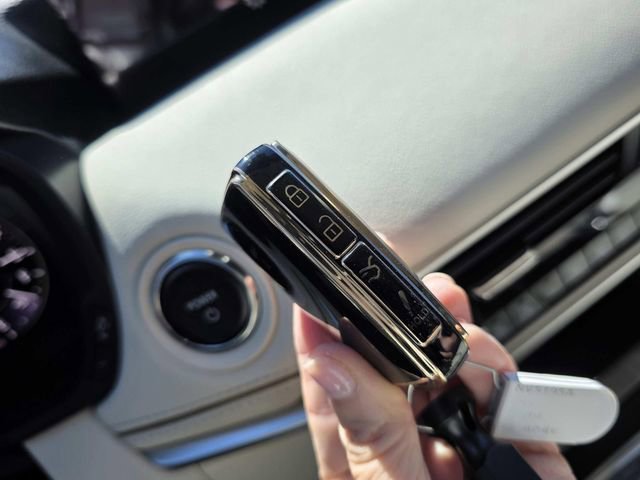 Used 2024 MAZDA CX-90 Plug-In Hybrid w/ Premium Plus image 16