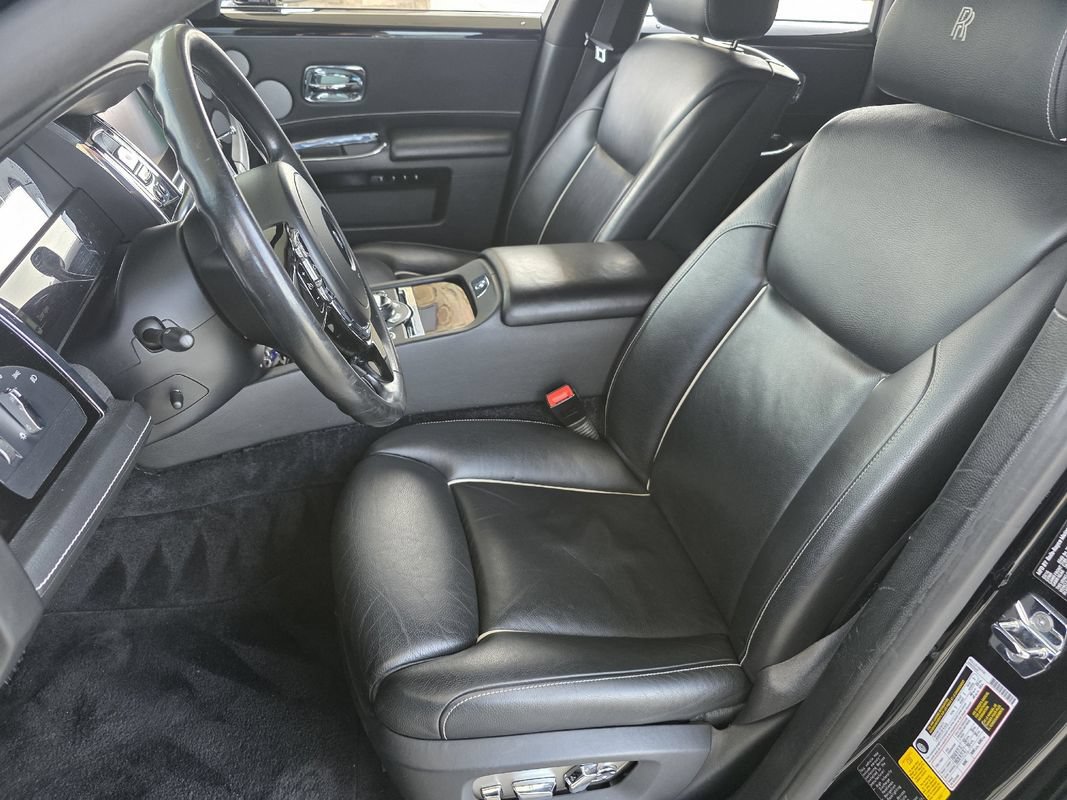 Used 2016 Rolls-Royce Ghost RWD image 12