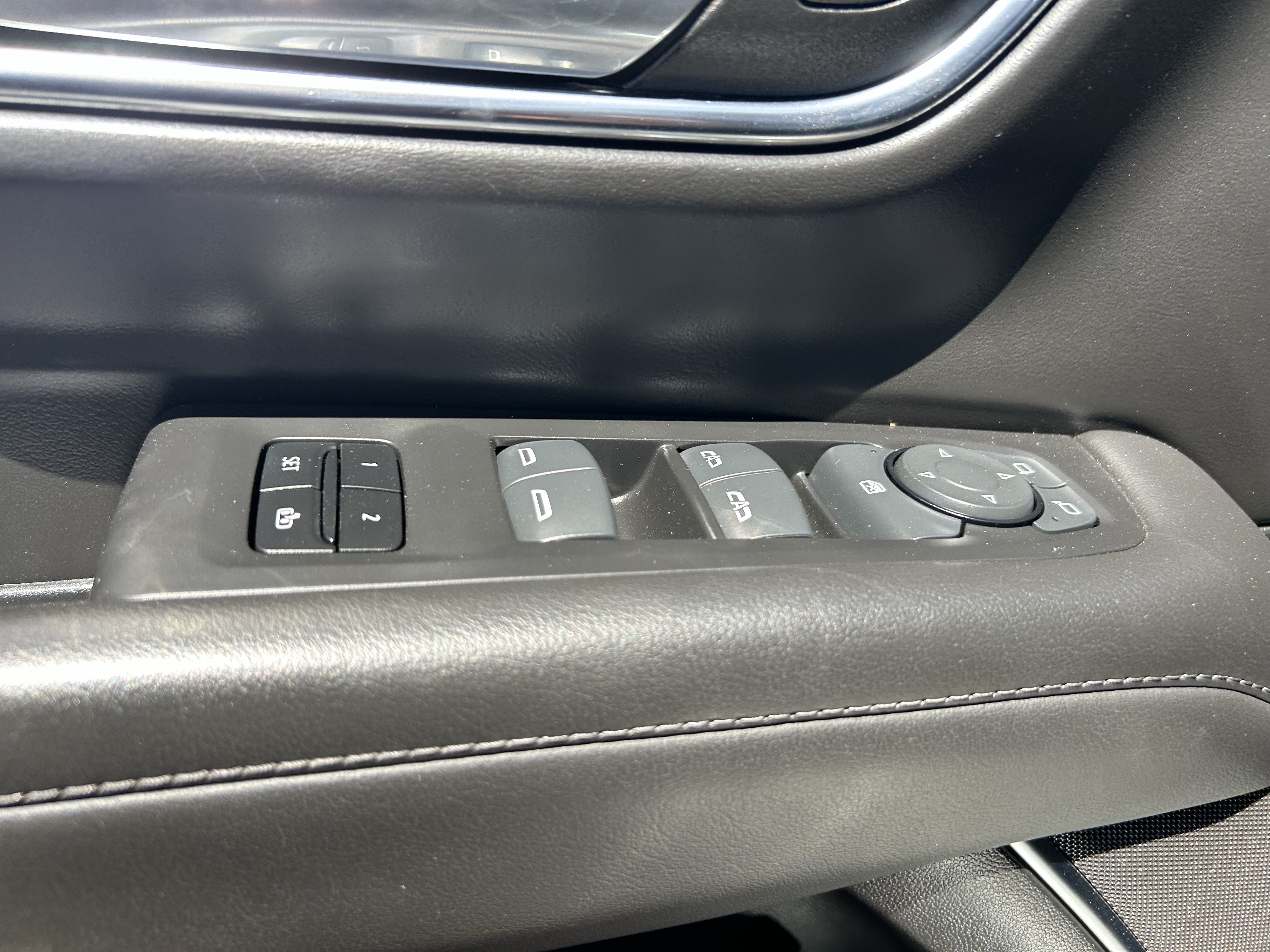 Used 2024 Chevrolet Tahoe LT AWD/4WD image 30