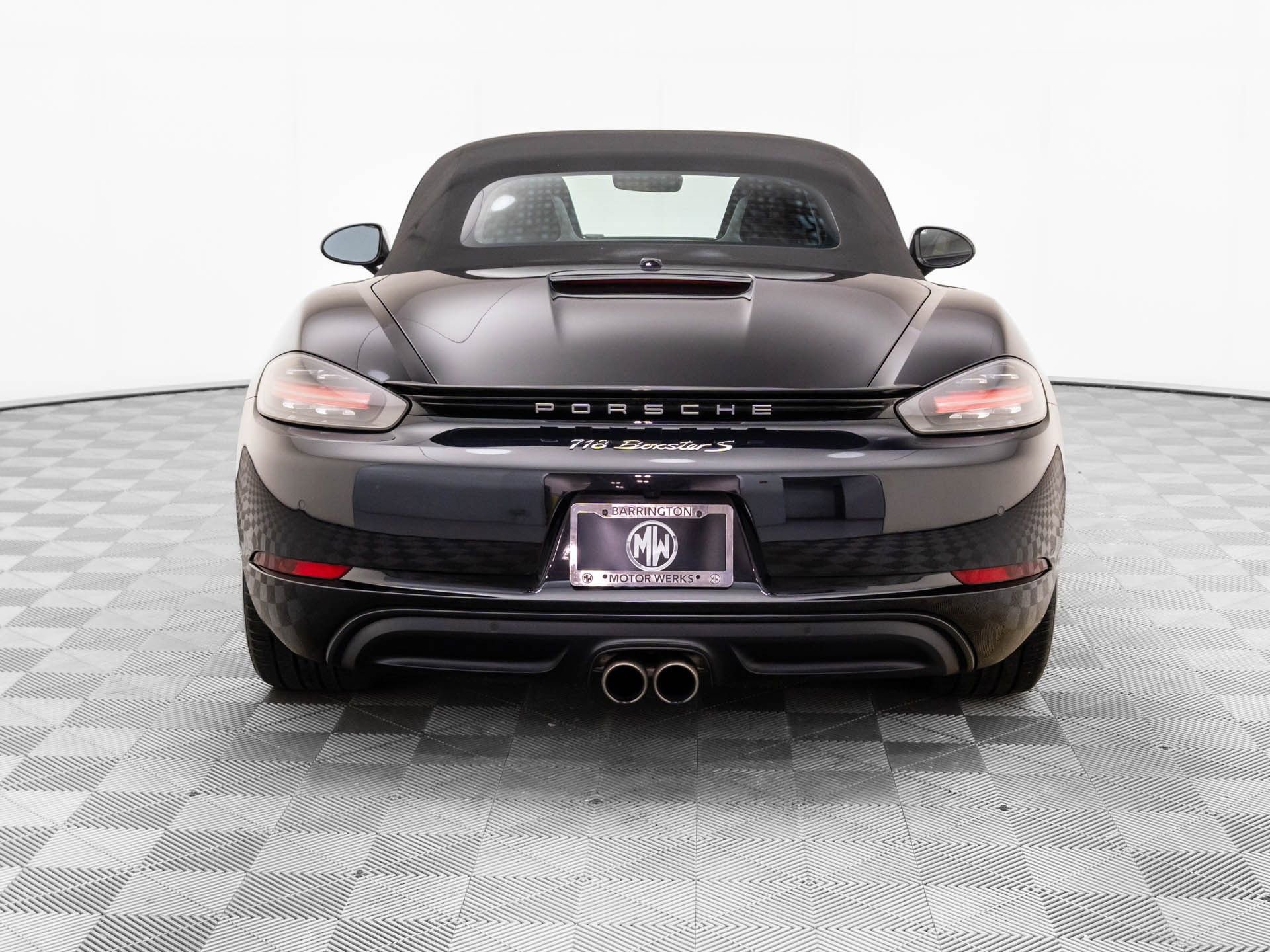 Used 2018 Porsche 718 Boxster S image 10