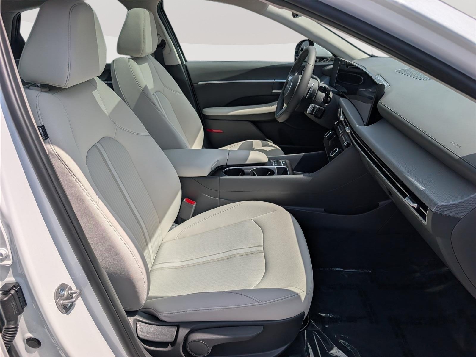 Used 2025 Hyundai Sonata SEL FWD image 10
