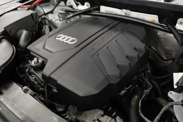 Used 2023 Audi Q5 2.0T Premium w/ Convenience Package image 9