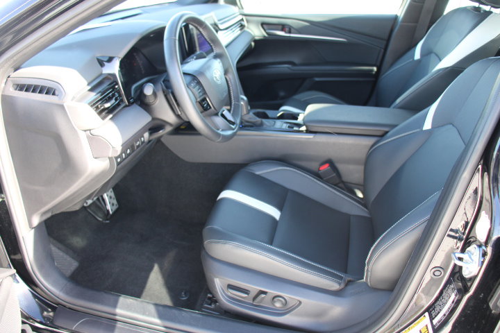 Certified 2025 Toyota Camry SE image 11