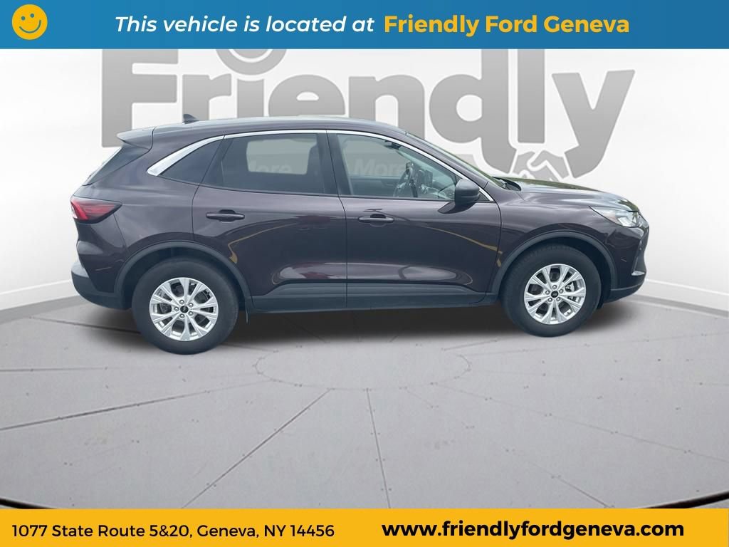 Used 2023 Ford Escape Active AWD/4WD image 4