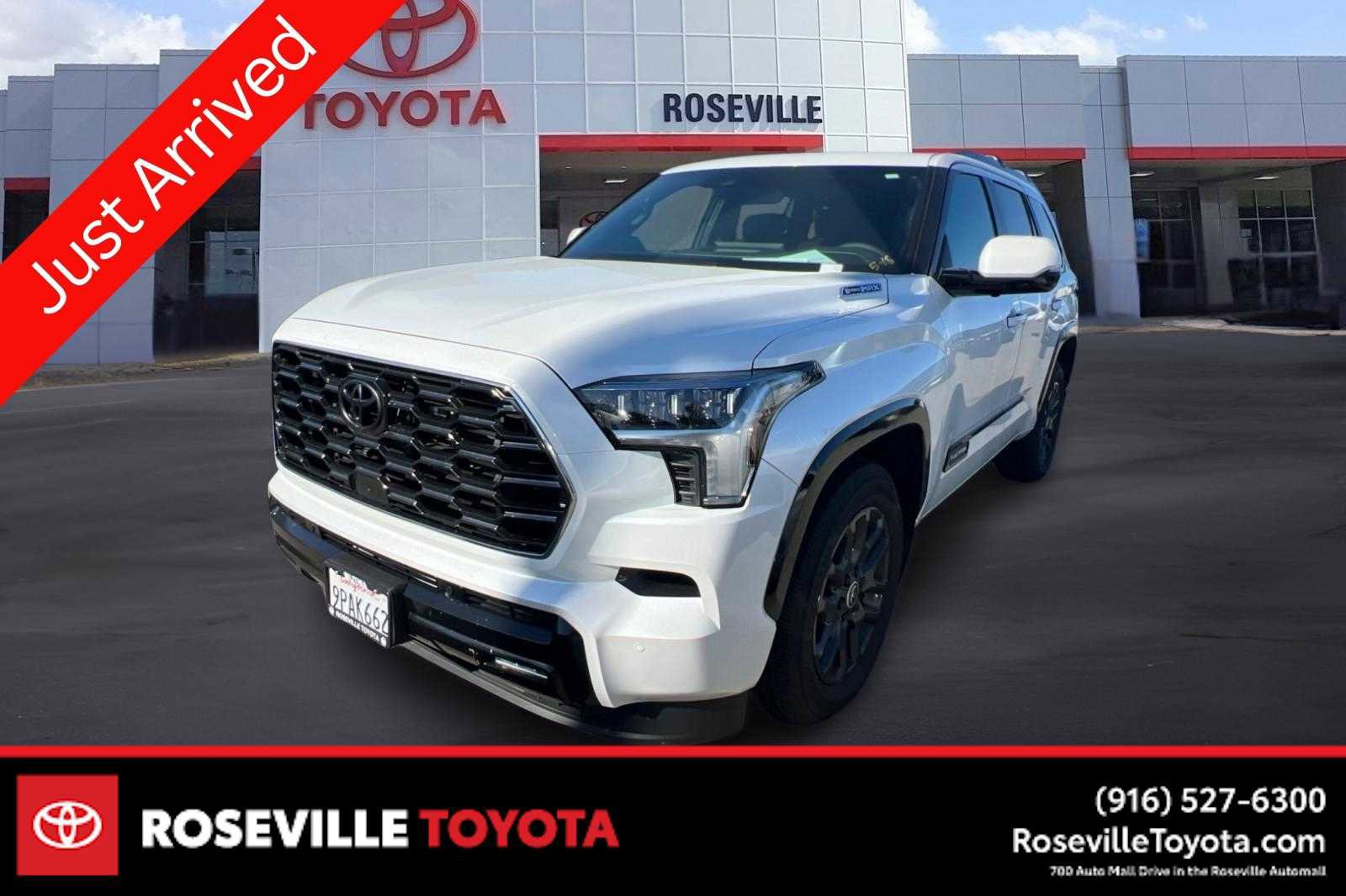 Used 2024 Toyota Sequoia Platinum AWD/4WD image 1