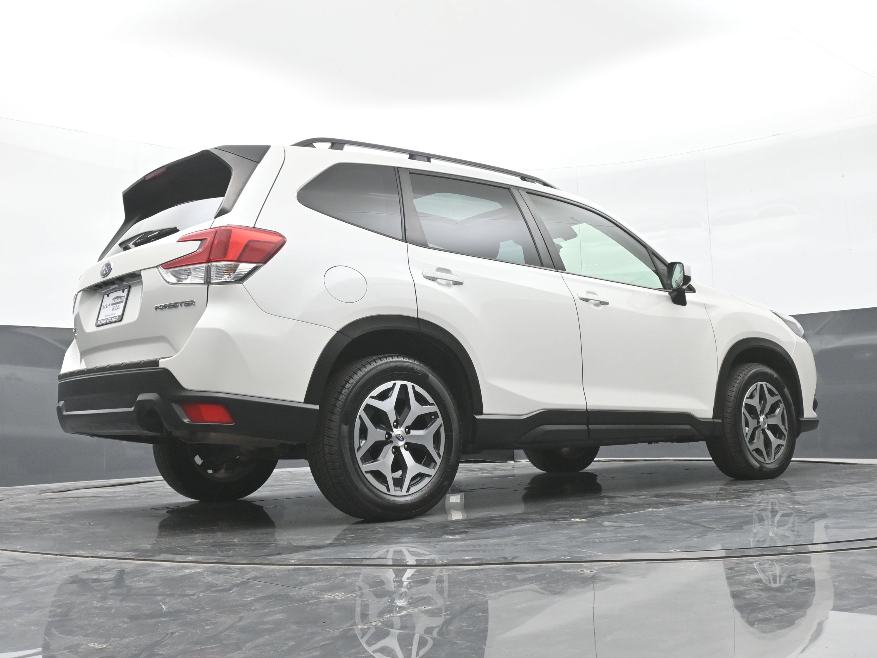 Used 2024 Subaru Forester Premium AWD/4WD image 29
