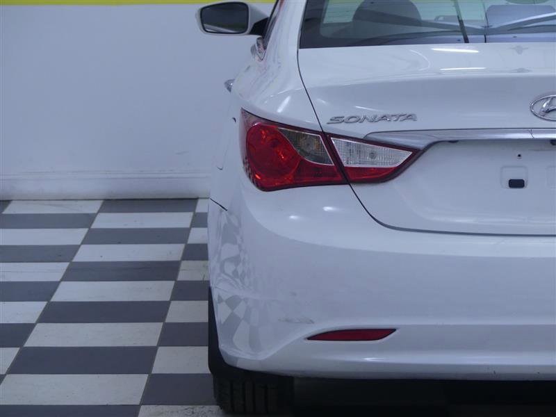 Used 2013 Hyundai Sonata Limited w/ Premium Pkg FWD image 27