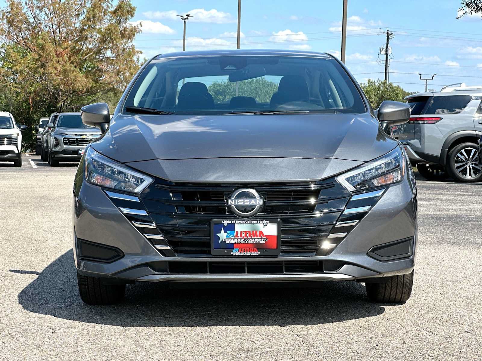 Used 2025 Nissan Versa SV w/ Trunk Package FWD image 10