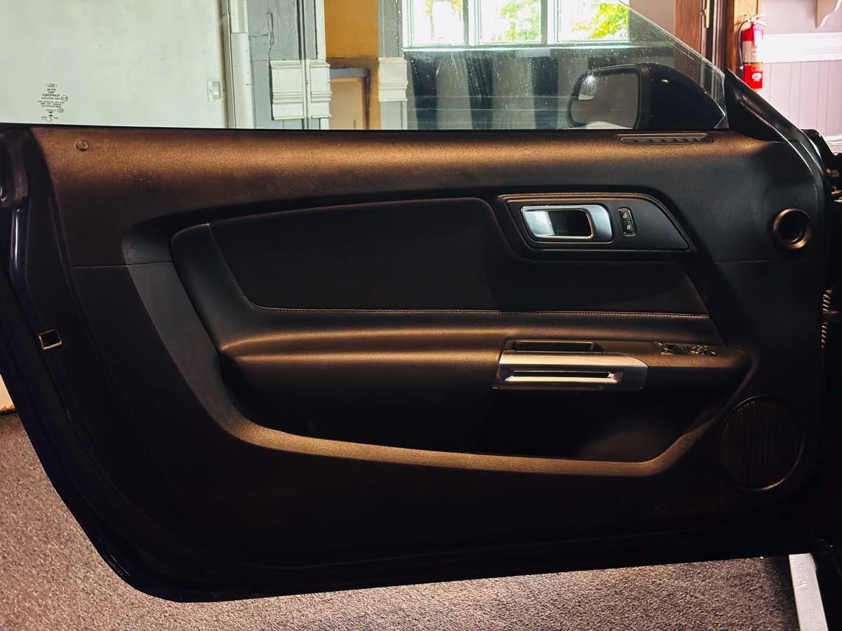 Used 2019 Ford Mustang GT RWD image 33