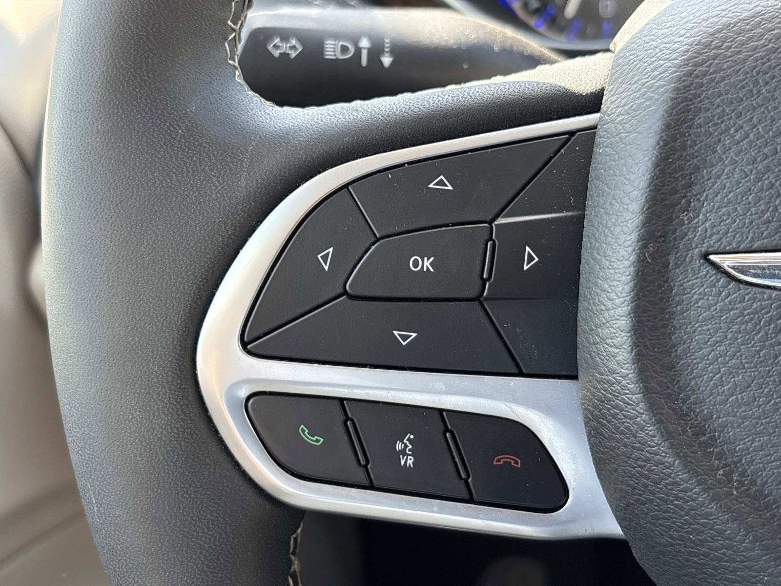 Used 2022 Chrysler Pacifica Limited image 21