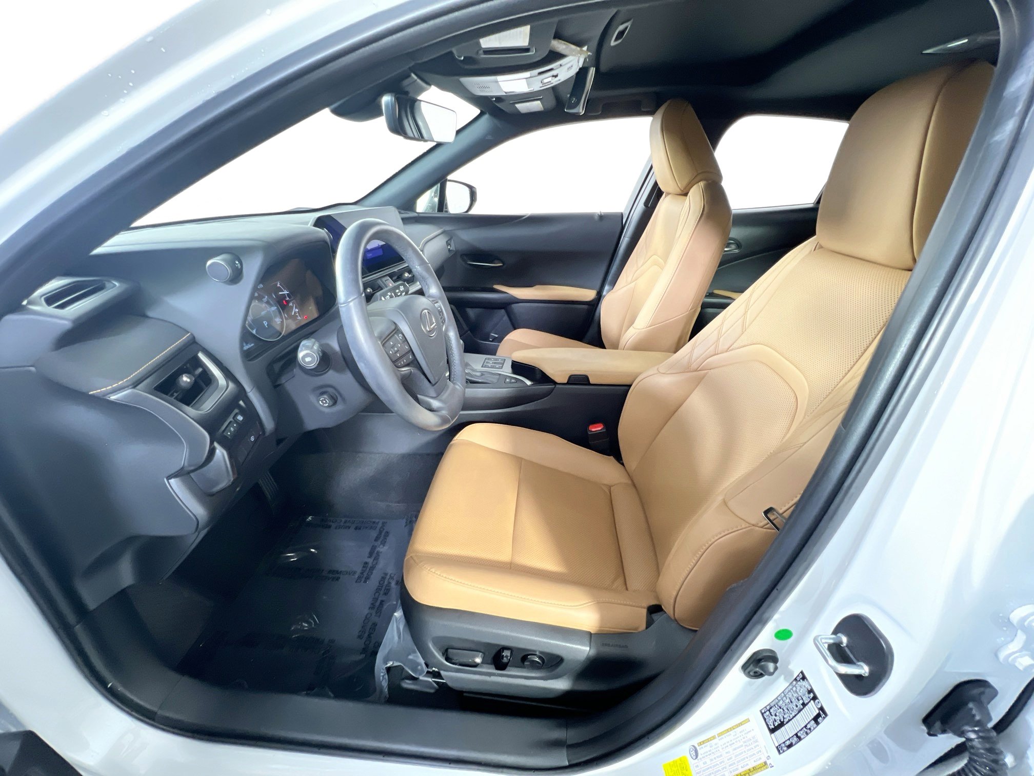 Used 2024 Lexus UX 250h AWD w/ Premium Package image 17