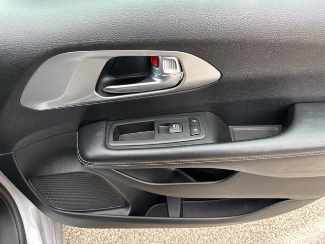 Used 2019 Chrysler Pacifica Touring Plus w/ S Appearance Package image 12