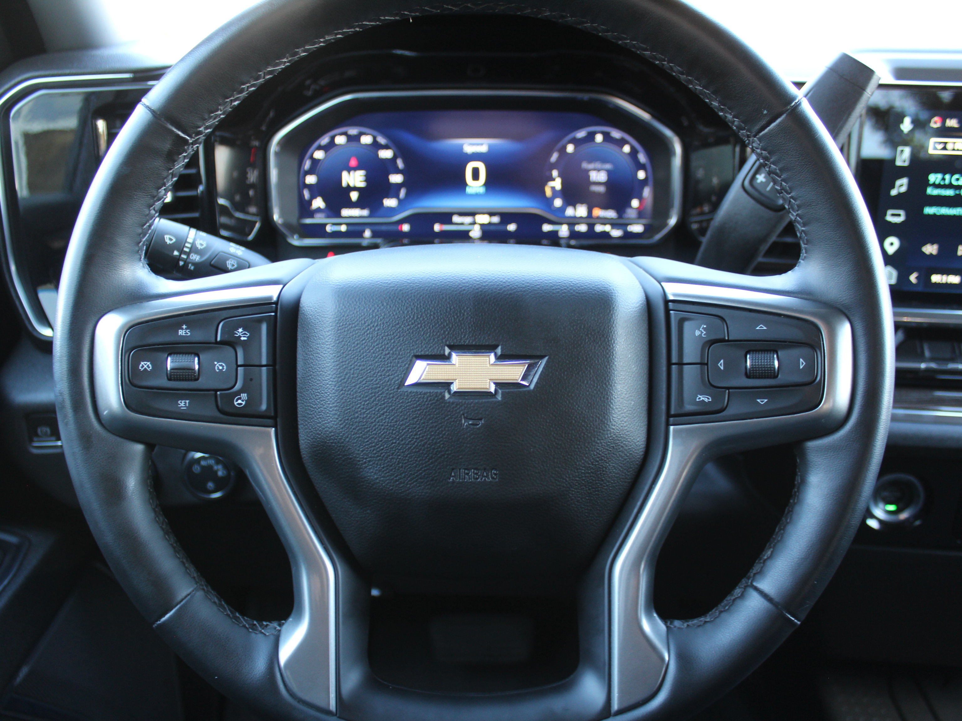Used 2023 Chevrolet Silverado 1500 LT AWD/4WD image 16