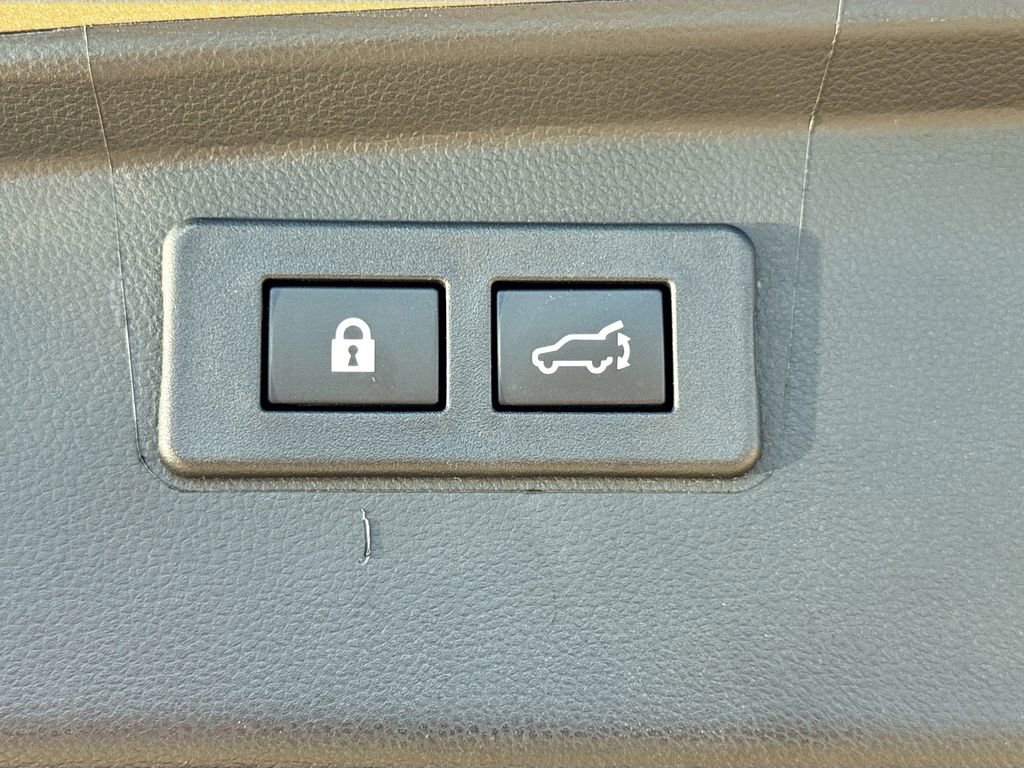 Certified 2025 Subaru Outback Limited image 37