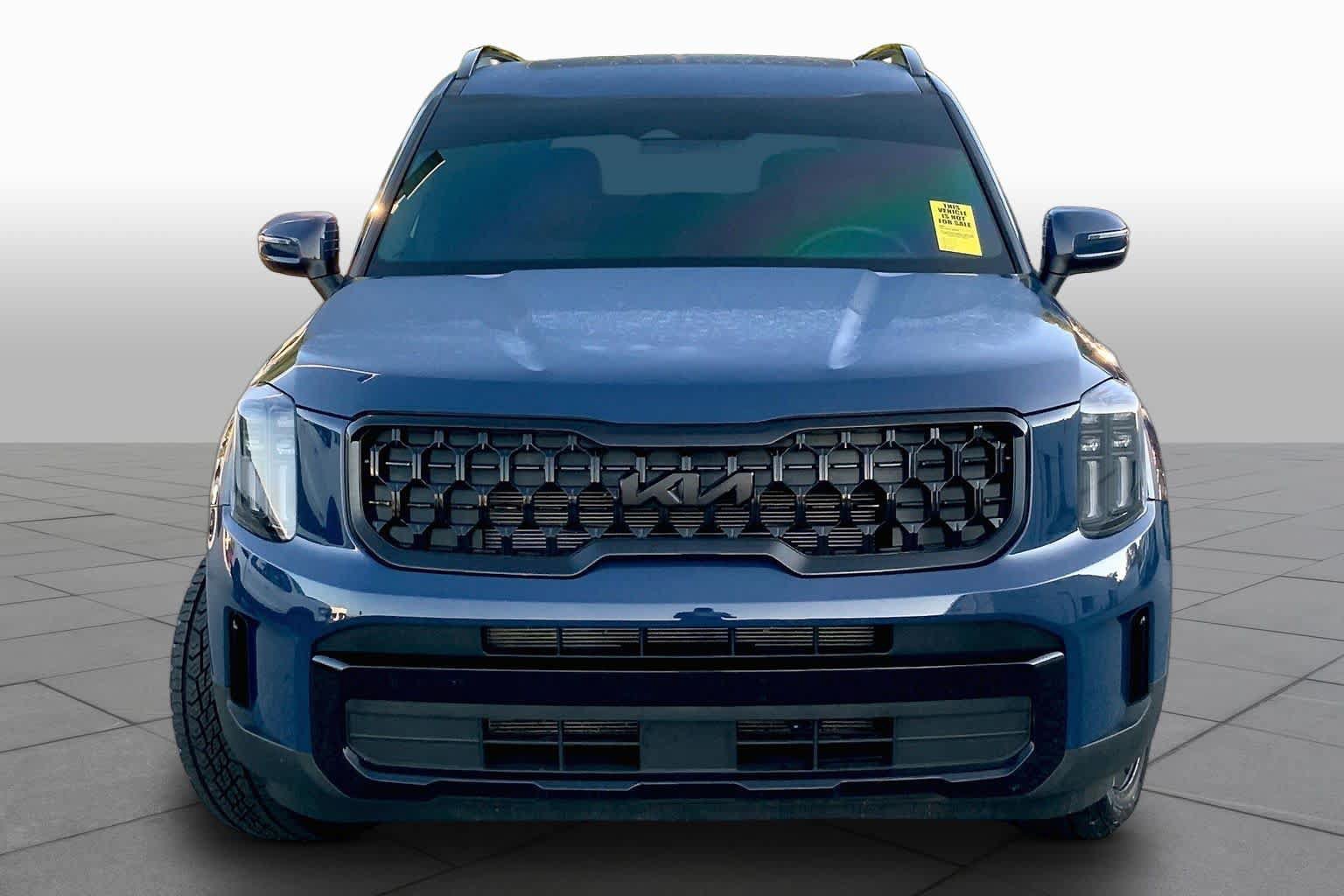 Used 2025 Kia Telluride AWD image 4