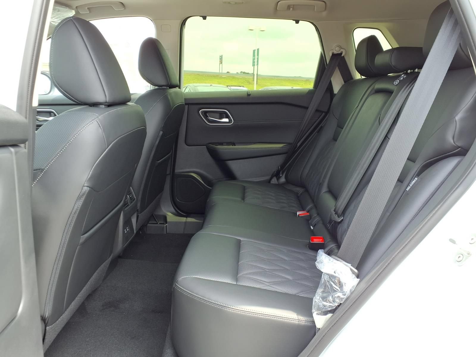 New 2026 Nissan Rogue Platinum AWD/4WD image 10