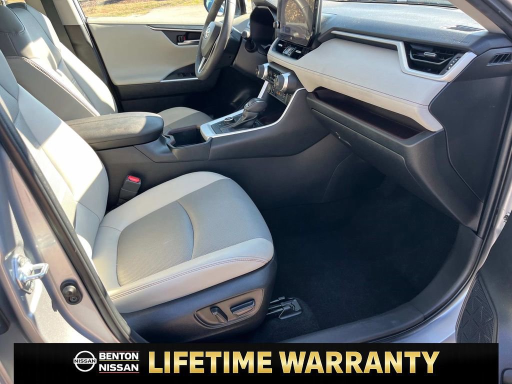 Used 2023 Toyota RAV4 Limited image 31