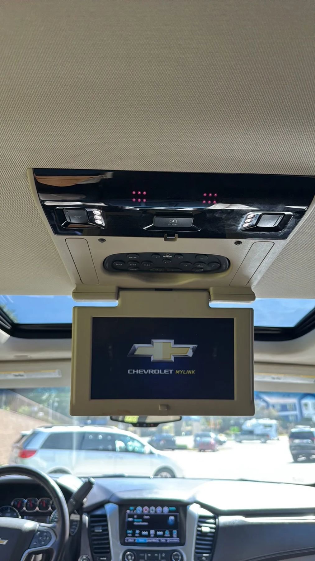 Used 2019 Chevrolet Tahoe LT w/ LT Signature Package AWD/4WD image 33
