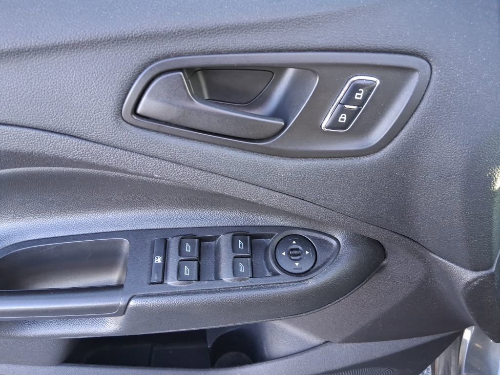 Used 2016 Ford Escape S image 9