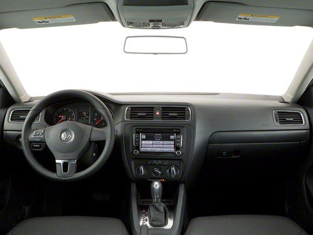 Used 2013 Volkswagen Jetta SE FWD image 3