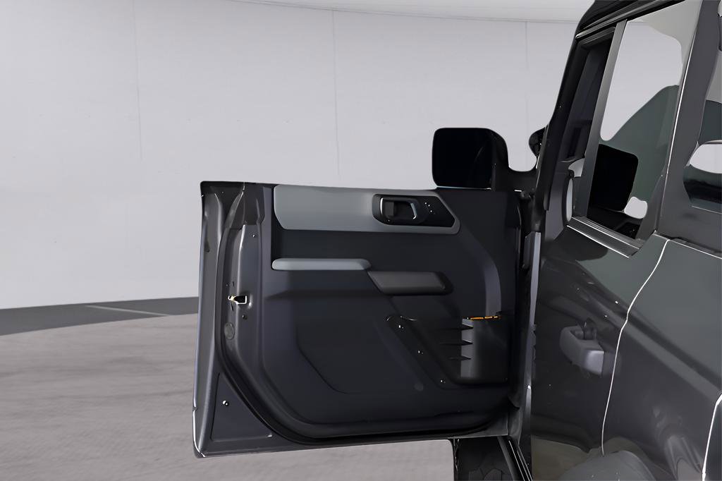 Used 2021 Ford Bronco Badlands image 16