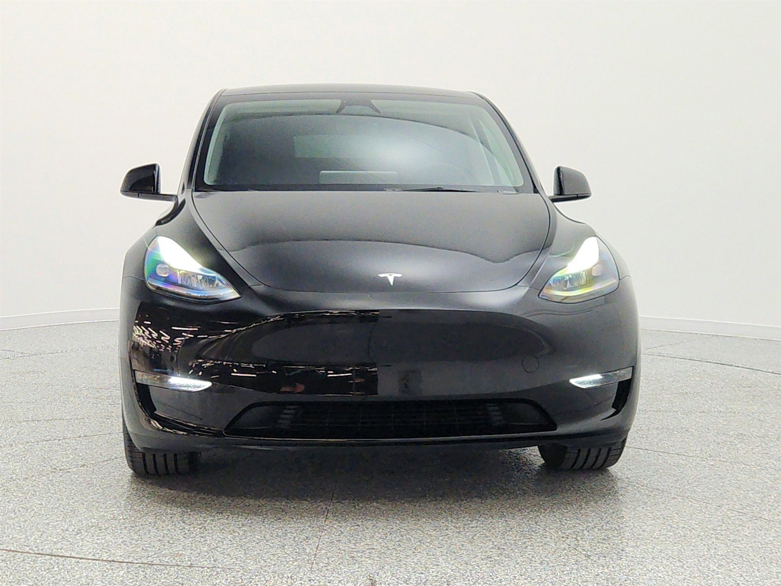 Used 2024 Tesla Model Y Long Range AWD/4WD image 2
