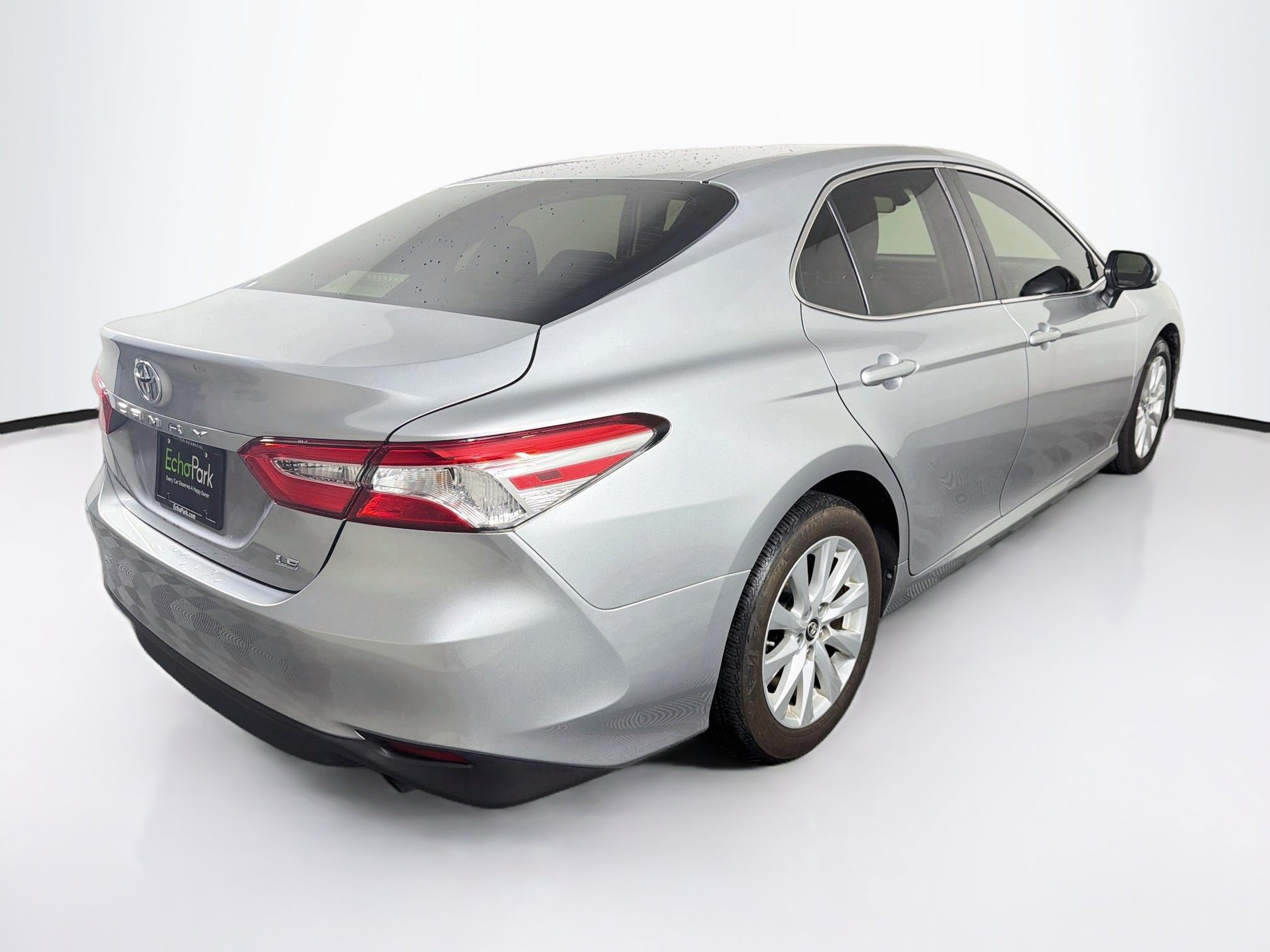 Used 2018 Toyota Camry LE FWD image 9