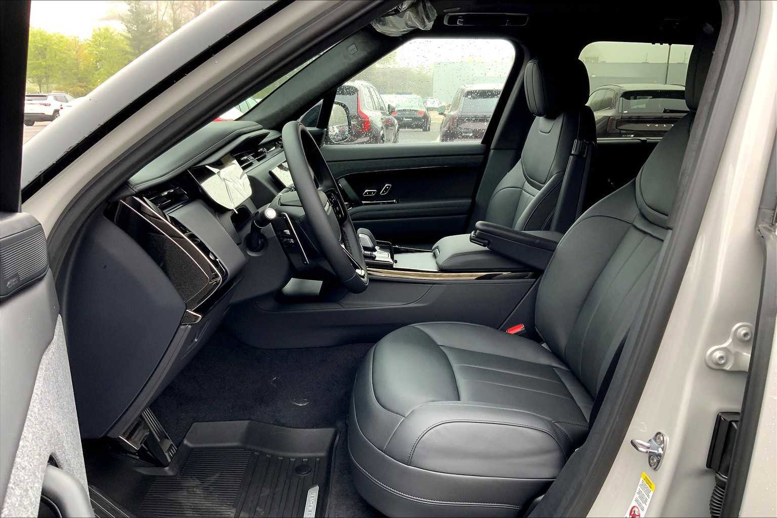 Used 2025 Land Rover Range Rover Sport Autobiography image 13