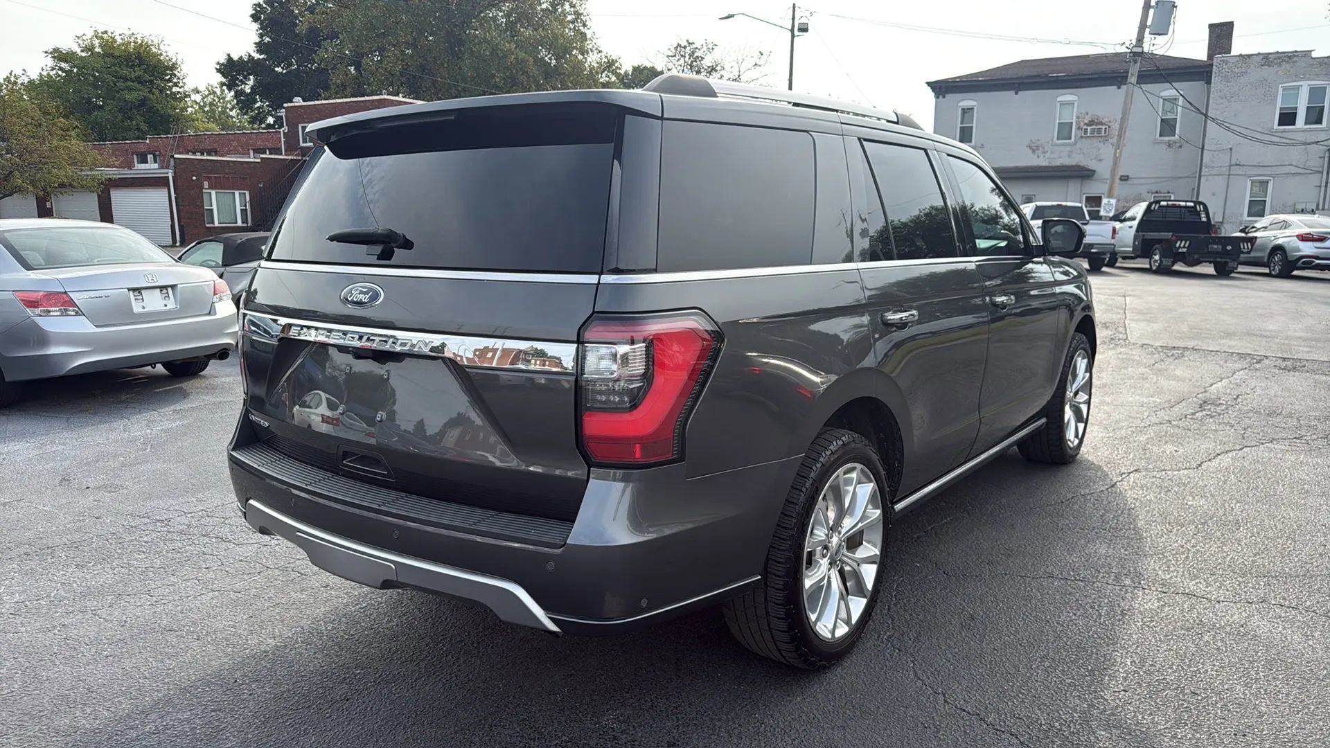 Used 2019 Ford Expedition Limited w/ Equipment Group 302A image 5