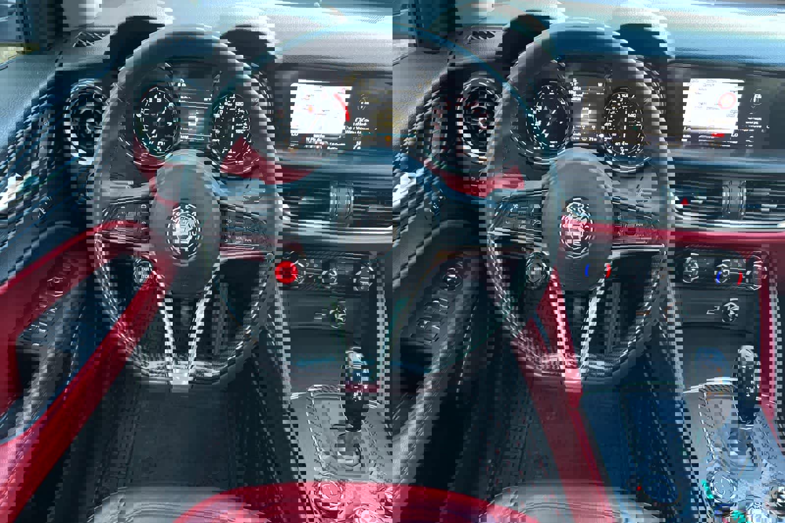 Used 2018 Alfa Romeo Stelvio image 16