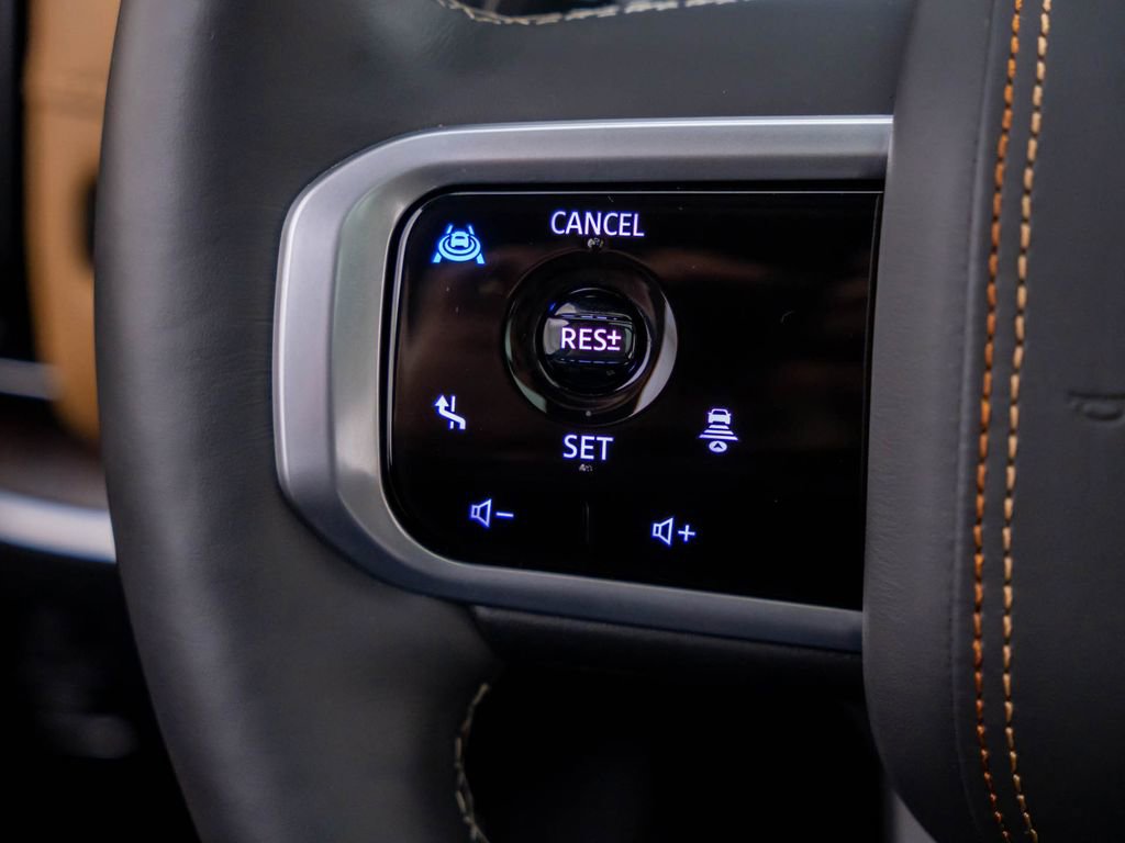 Used 2025 Nissan Armada Platinum Reserve w/ Convenience Package image 33