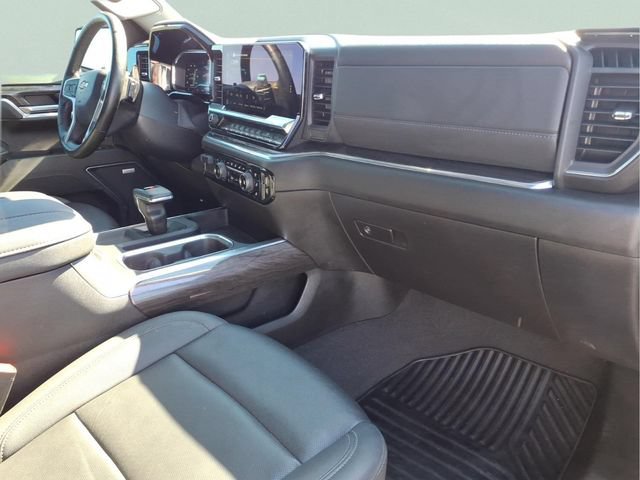 Used 2025 Chevrolet Silverado 1500 LTZ AWD/4WD image 24