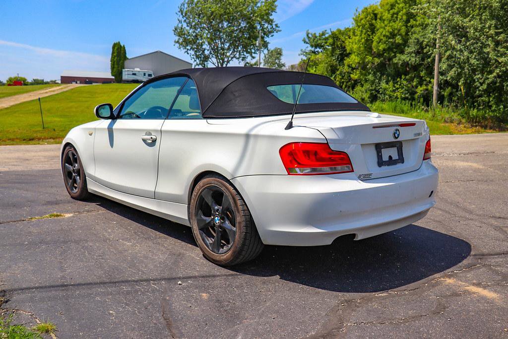 Used 2012 BMW 128i Convertible RWD image 8
