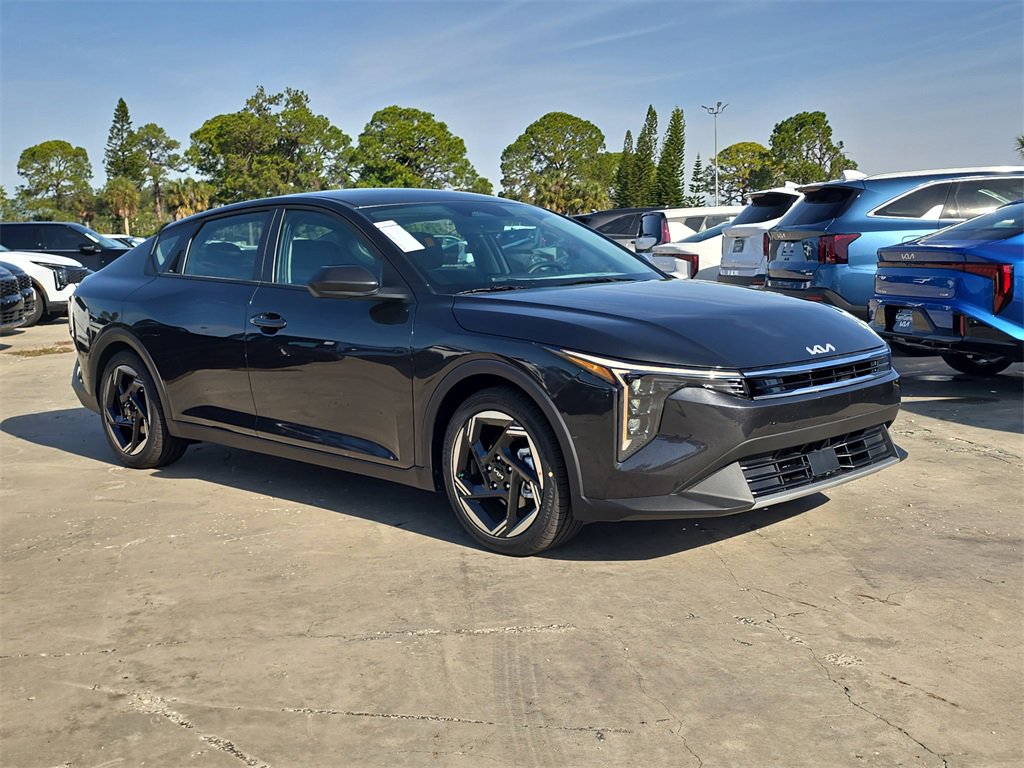 New 2025 Kia K4 EX image 2