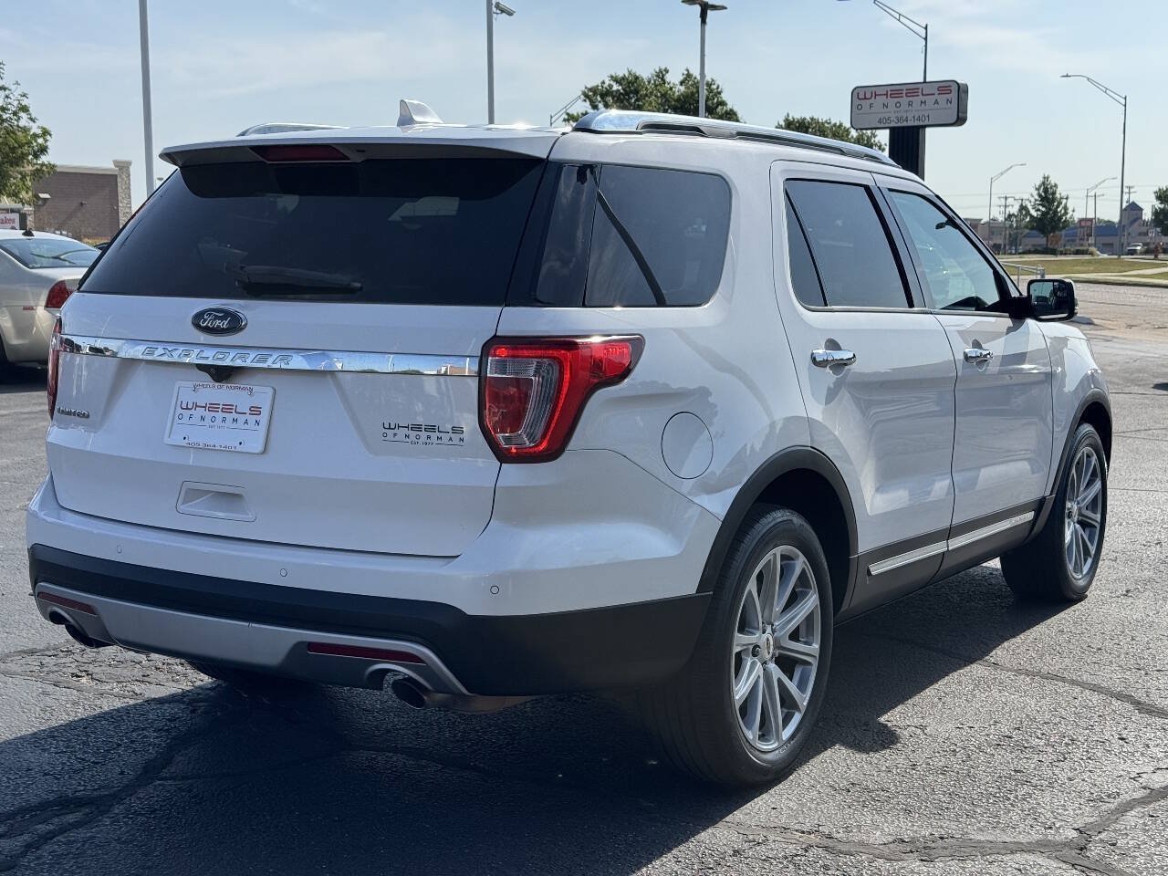 Used 2017 Ford Explorer Limited FWD image 5
