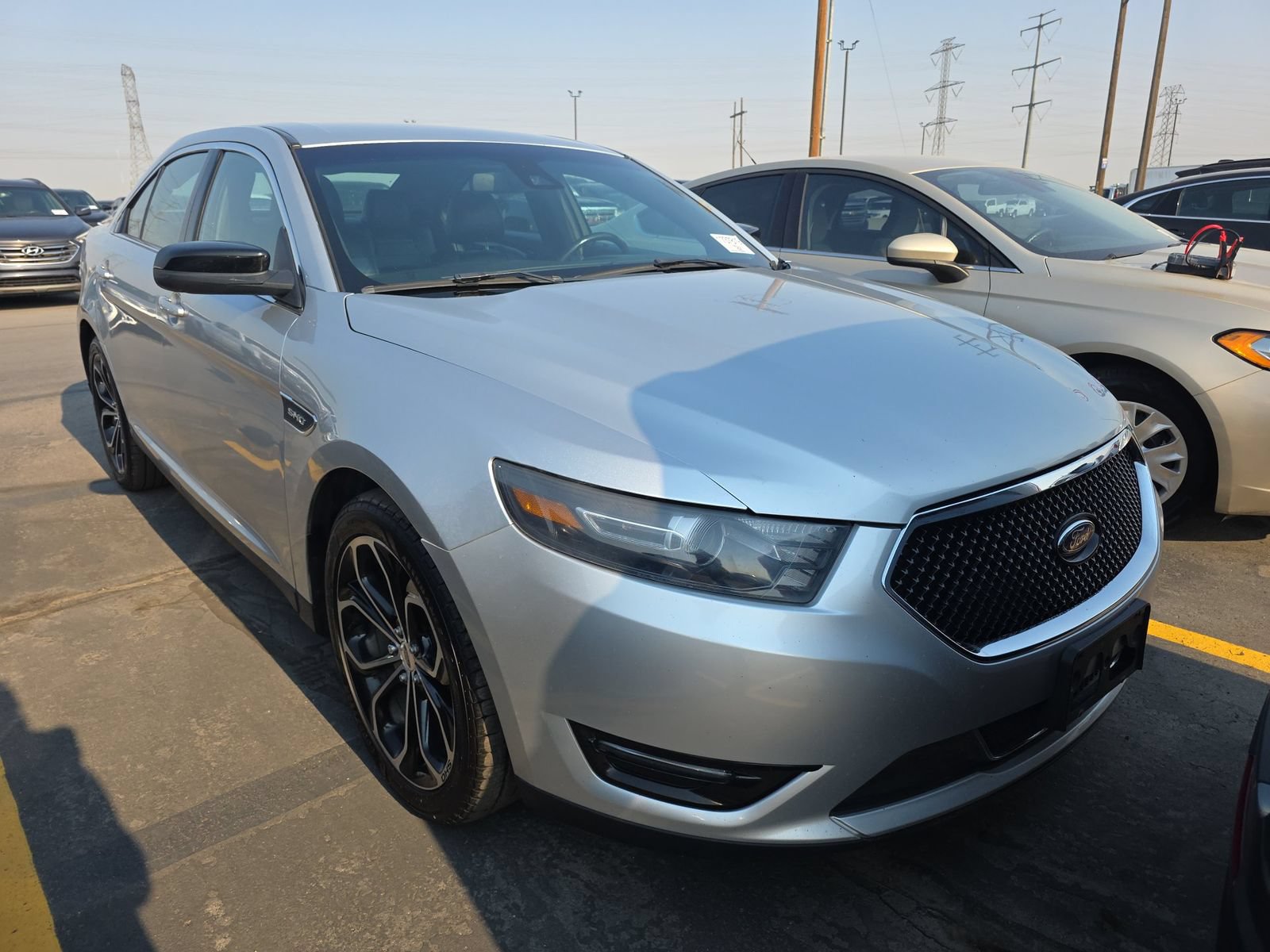 Used 2018 Ford Taurus SHO AWD/4WD image 2