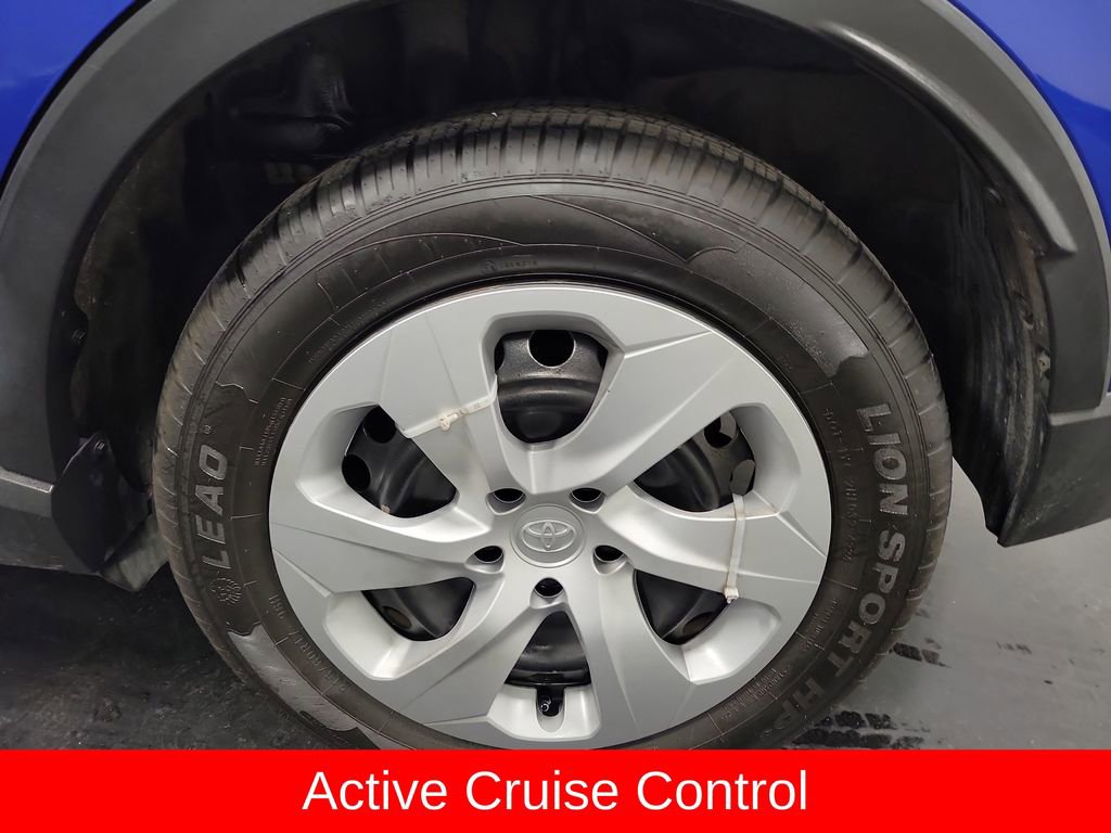 Used 2019 Toyota C-HR LE image 10