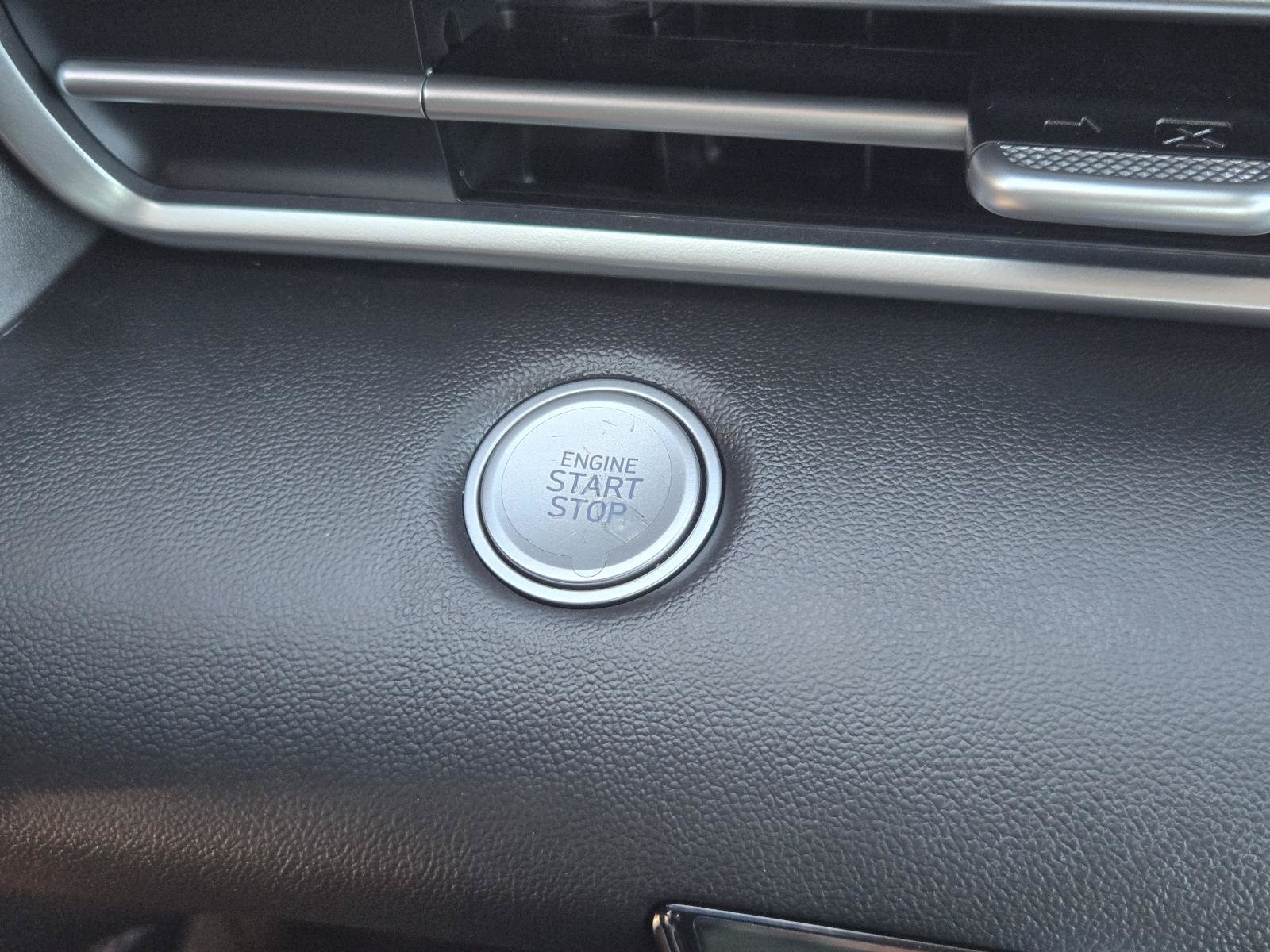 Used 2026 Hyundai Elantra Hybrid FWD image 11