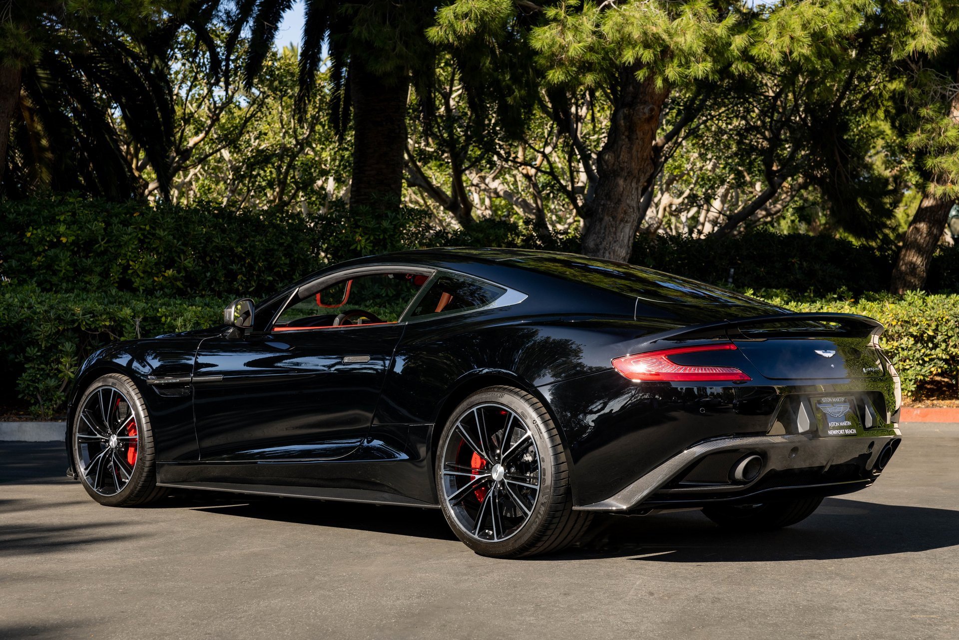 Used 2014 Aston Martin Vanquish Coupe image 4
