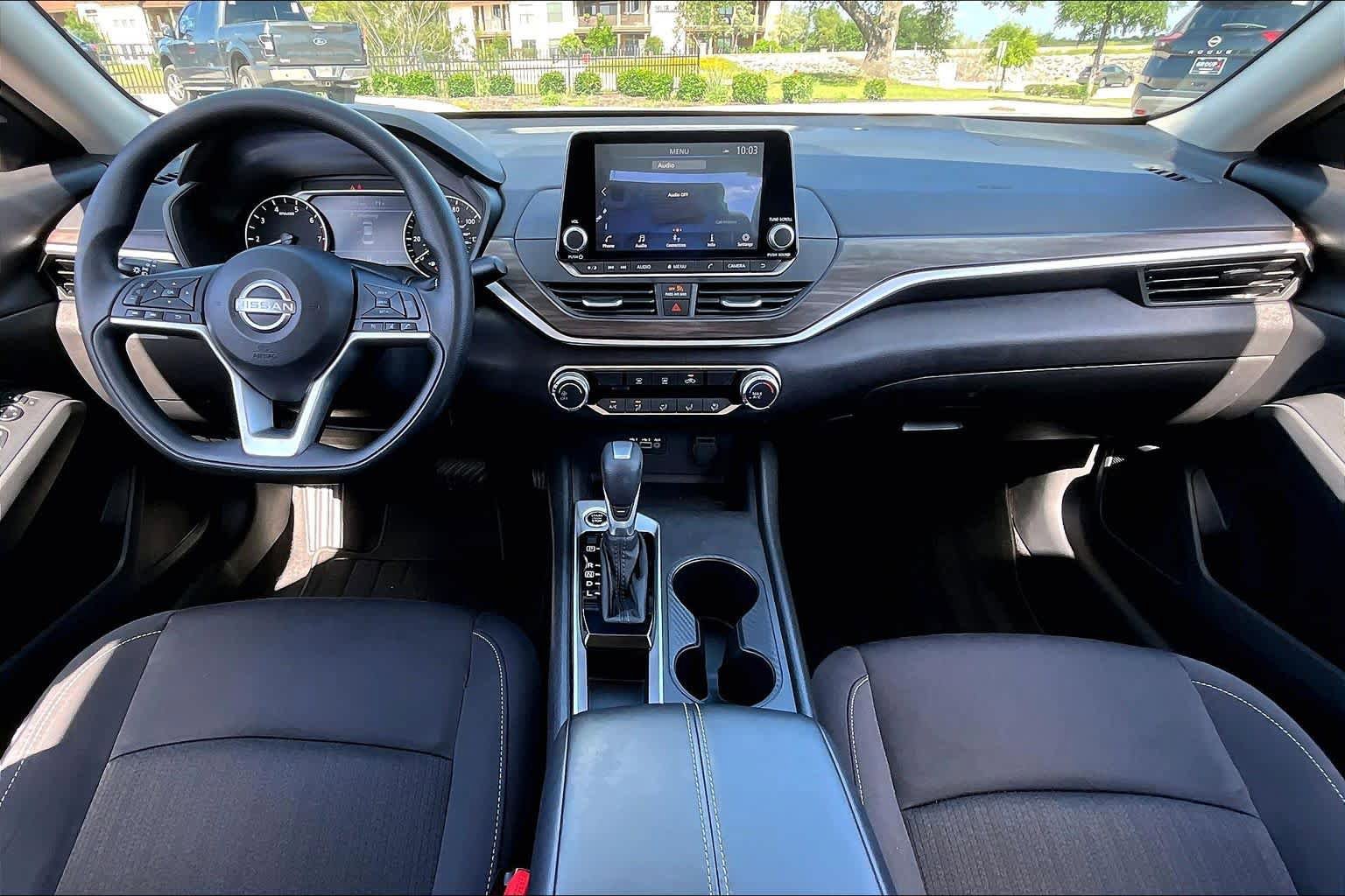 Used 2025 Nissan Altima 2.5 SV FWD image 16