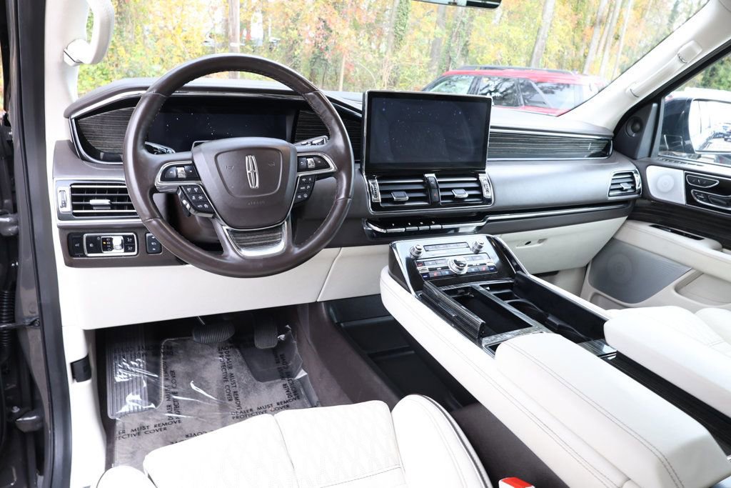 Used 2024 Lincoln Navigator Black Label image 12