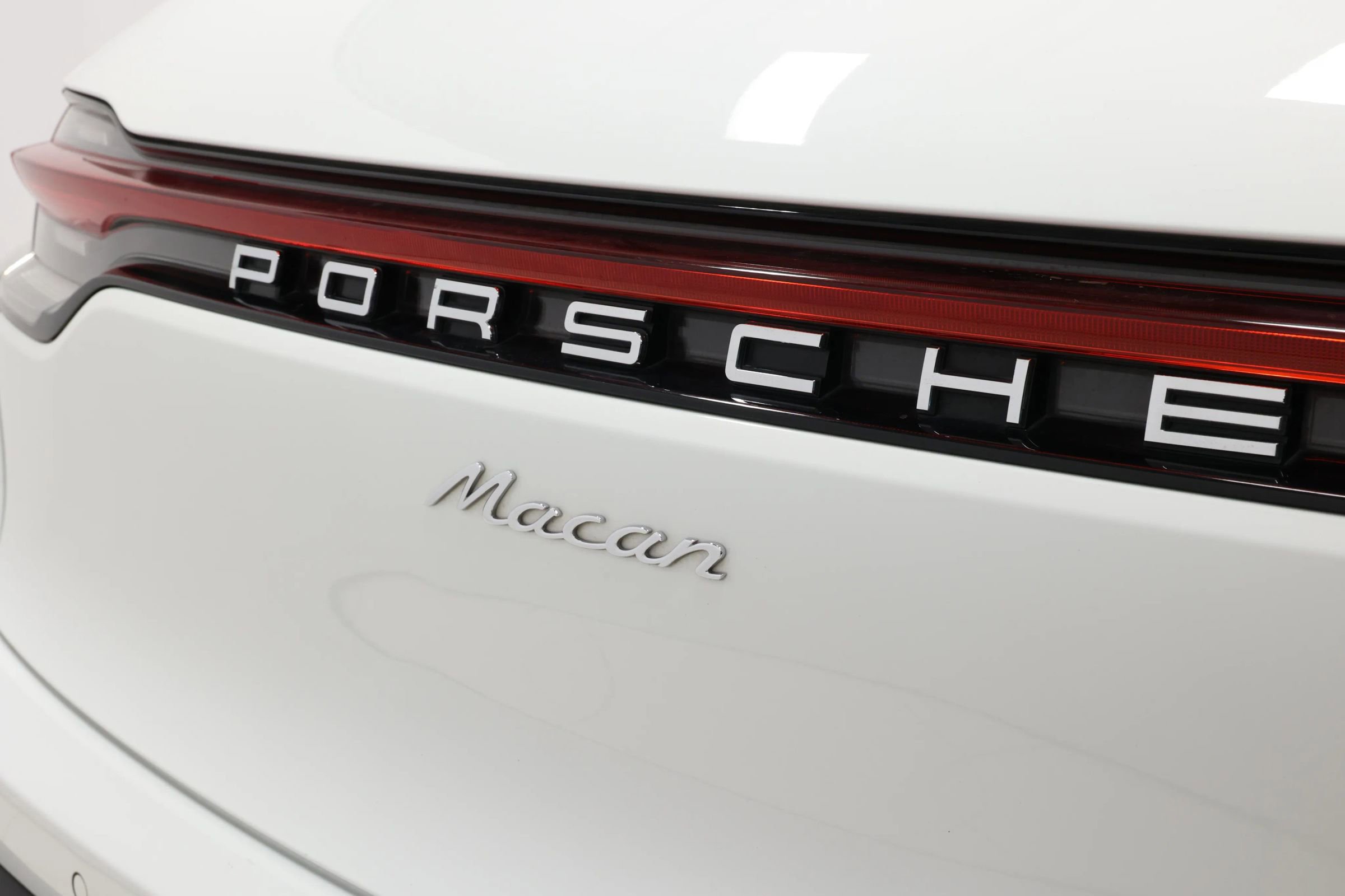Used 2022 Porsche Macan image 89