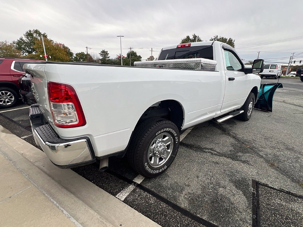 Used 2024 RAM 2500 Tradesman w/ Chrome Appearance Group AWD/4WD image 11