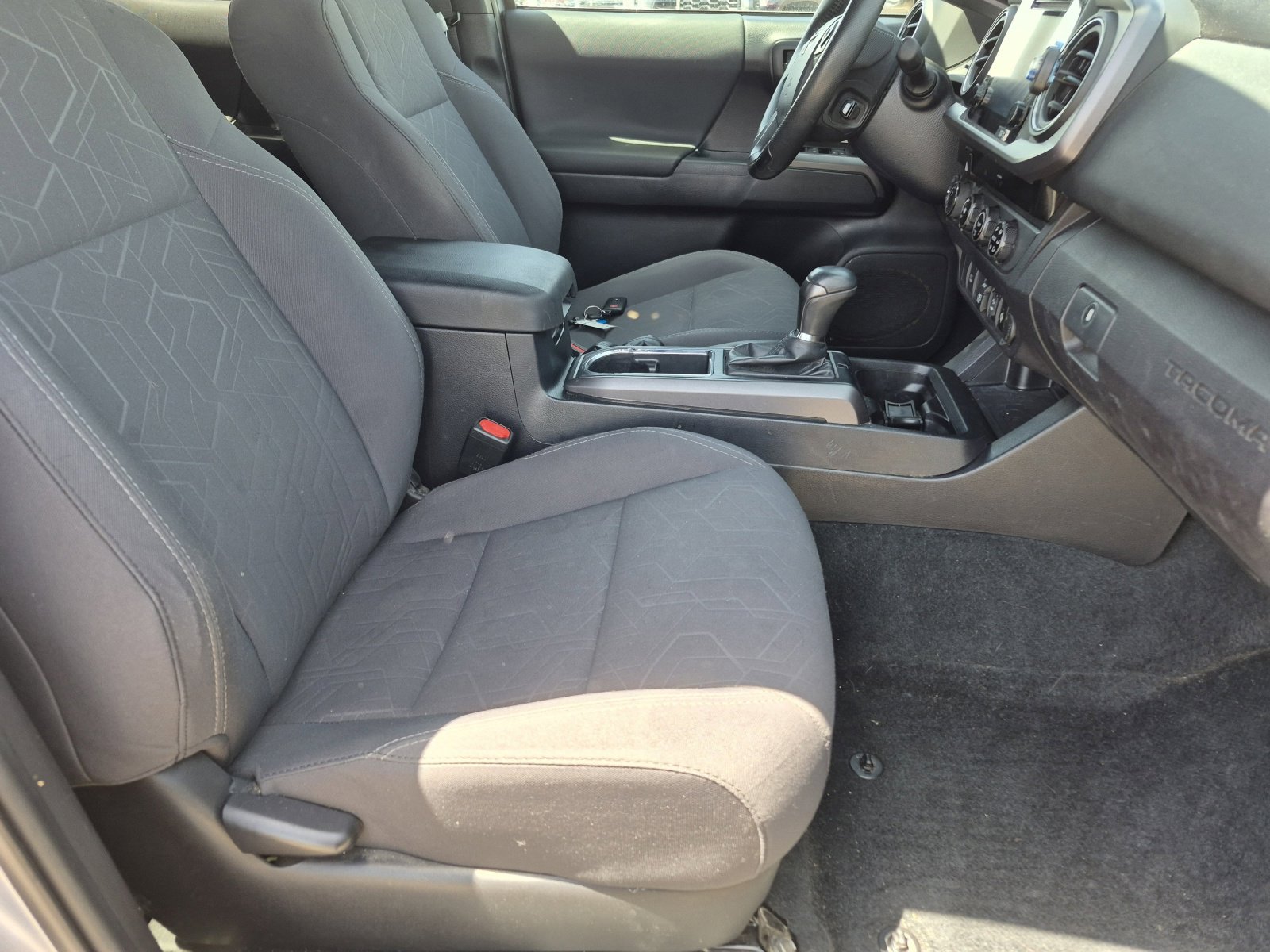 Used 2018 Toyota Tacoma TRD Off-Road AWD/4WD image 22