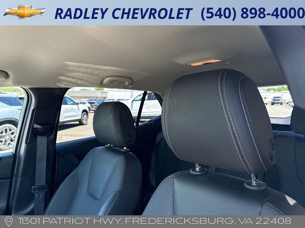 Used 2025 Buick Encore GX Preferred AWD/4WD image 2