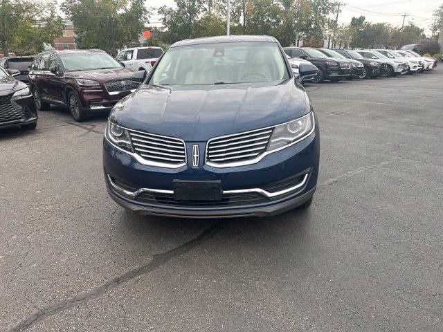 Used 2017 Lincoln MKX Select w/ Select Plus Package FWD image 4