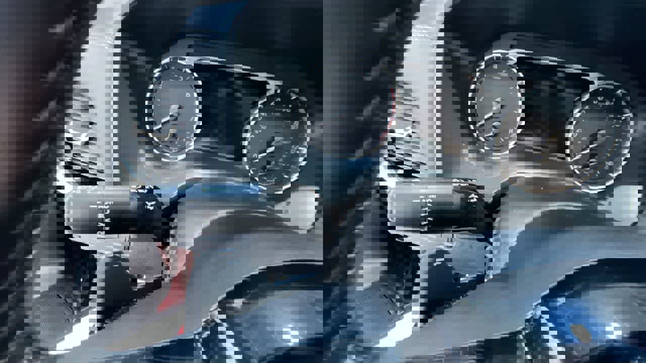 Used 2023 Nissan Rogue SL w/ SL Premium Package image 18