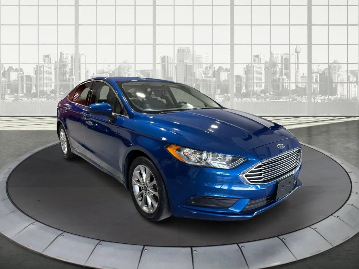 Used 2017 Ford Fusion SE w/ Fusion SE Technology Package image 1